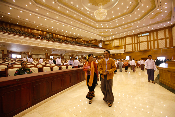 ပိတ်ဆို့အရေးယူမှု ရုပ်သိမ်းရေး တာဝန်ပေးရန် အတည်ပြု