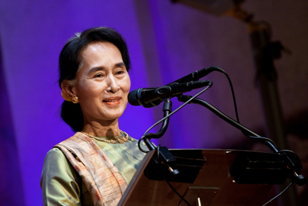 ဒေါ်အောင်ဆန်းစုကြည်နှင့် ချက် သမ္မတ တွေ့ဆုံ ဆွေးနွေး