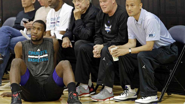 ဘတ်စကက်ဘော, မန်နေဂျာ, အမေရိကန်, Rich Cho