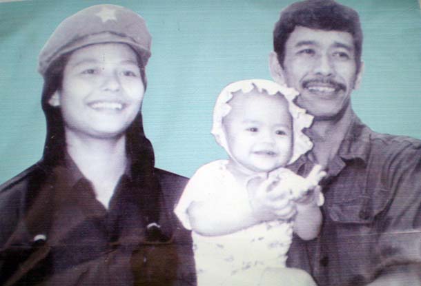 ၁၉၈၃ ဝန်းကျင်က ဗကပ နယ်မြေတွင် နေထိုင်ခဲ့သည့် ဦးသန်းစိုးနိုင် မိသားစု