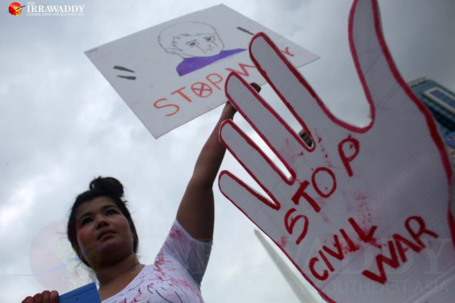 အောက်တိုဘာ ၈ ရက် ရန်ကုန်တွင် စစ်ဆန့်ကျင်ရေး ဆန္ဒပြစဉ်  / မျိုးမင်းစိုး / ဧရာဝတီ