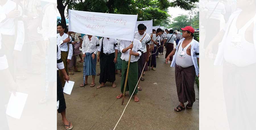 ယနေ့ ဆန္ဒဖော်ထုတ်နေသည့် ယာဉ်လုပ်သားများ / ကိုတရုတ်လေး / facebook