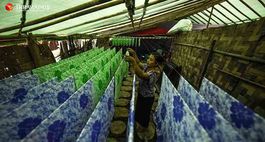 ရန်ကုန်မြို့ရှိ ဆေးဆိုးပန်းရိုက် လုပ်ငန်း တခုကို တွေ့ရစဉ် / ဧရာဝတီ