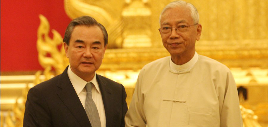 နိုဝင်ဘာ ၁၉ ရက်နေ့ နေ့လယ်ပိုင်းက နေပြည်တော်တွင် တရုတ်နိုင်ငံခြားရေး ဝန်ကြီး မစ္စတာ ဝမ်ယိ နှင့် သမ္မတ ဦးထင်ကျော် တွေ့ဆုံစဉ် / ထက်နိုင်ဇော် / ဧရာဝတီ