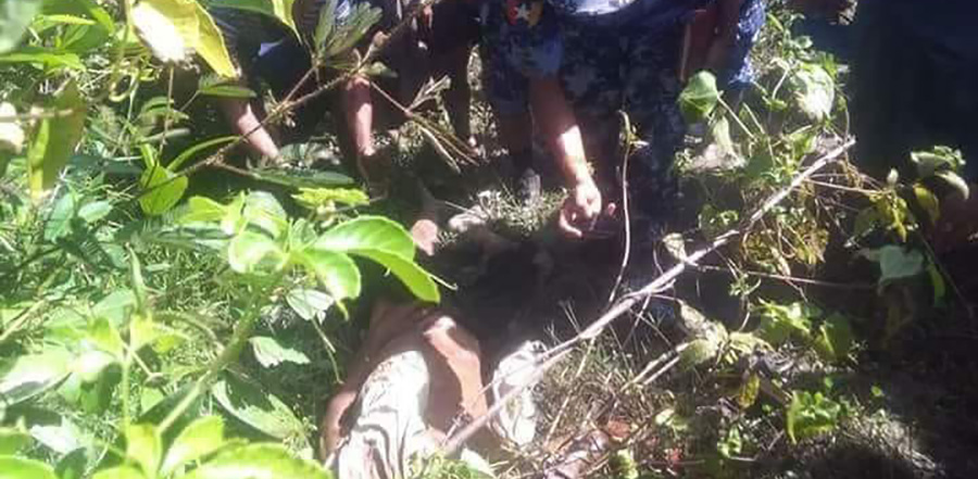 စက်တင်ဘာလ ၂၀ ရက်နေ့ နံနက်ပိုင်းက ဦးဒူးလူ အလောင်းအား ရှာဖွေတွေ့ရှိစဉ်  / မောင်ဝံသ ဖေ့စ်ဘုတ်