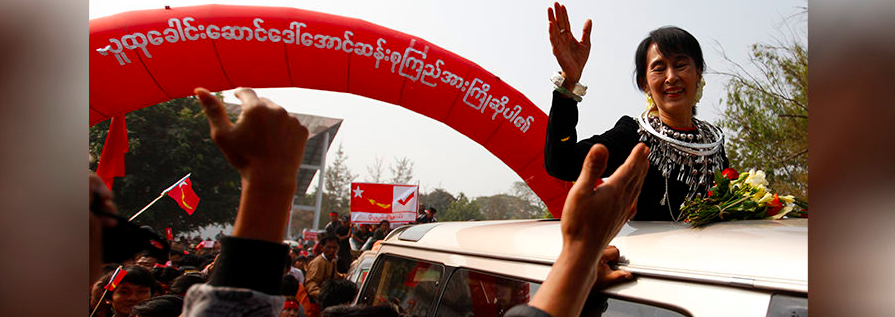 ၂၀၁၂ ခုနှစ် ဖေဖော်ဝါရီလ ၂၄ ရက် မြစ်ကြီးနားမြို့သို့ ဒေါ်အောင်ဆန်းစုကြည် ရောက်ခဲ့စဉ်က / Reuters