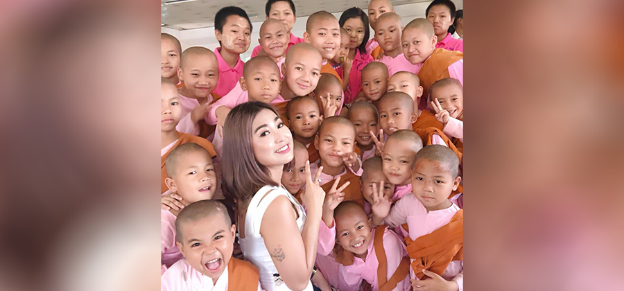 အဆိုတော် ပိုပို   / Po Po's Facebook