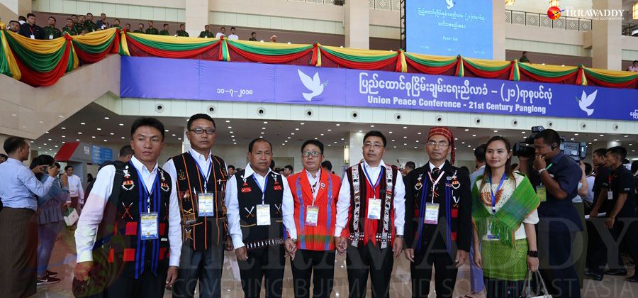 ဦးကျော်ဝမ်းစိန်နှင့် ဦးအန်ကန့် ဦးဆောင်သော NSCN-K မှ ငြိမ်းချမ်းရေး ဖော်ဆောင်ရေး အဖွဲ့ ၂၀၁၈ ခုနှစ် ဇူလိုင်လ က ကျင်းပသည့် တတိယအကြိမ် ၂၁ ရာစု ပင်လုံ အစည်းအဝေး သို့ တက်ရောက် လာစဉ်  / ဧရာဝတီ