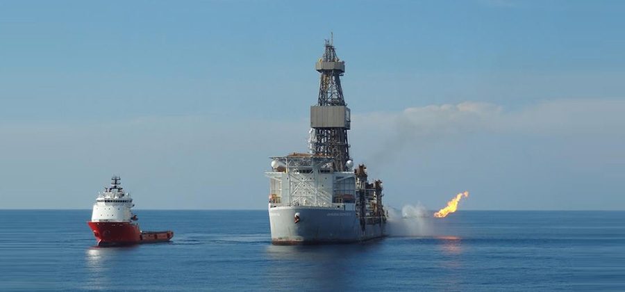 ရွှေရည်ထွန်း ၂ ကို တူးဖော် နေသော တွင်းတူးစက် Dhirubhai Deep Water KG2 (DDKG2) / Ministry of Electricity and Energy,Myanmar