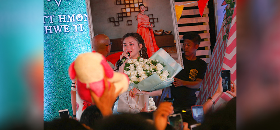 သရုပ်ဆောင် ဝတ်မှုံရွှေရည် / OPPO's Facebook