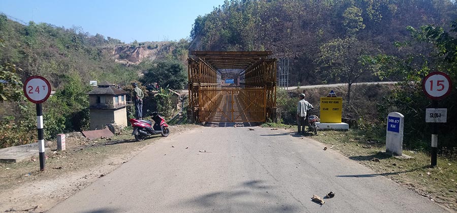 ရက်အကန့်အသတ် မရှိပိတ်ထားမည့် တမူးနယ်စပ်ဂိတ် / Sammy Nirmal Gupta / facebook