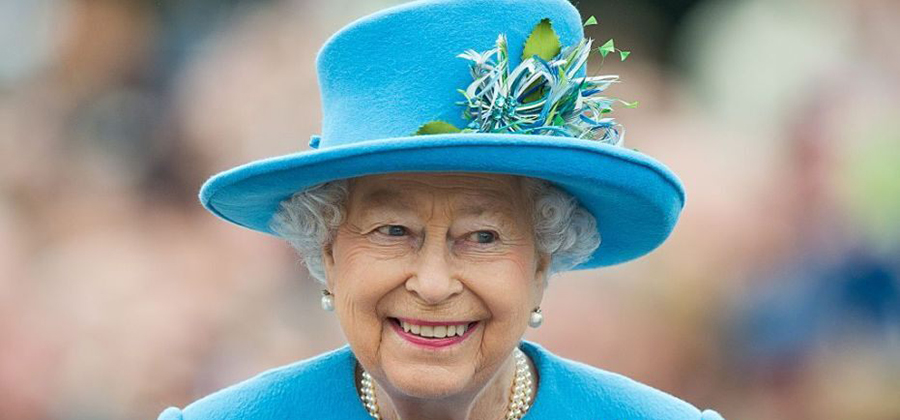 ဘုရင်မကြီး အဲလိဇဘက်ဟာ ဥယျာဉ်တော် ပါတီတွေတက်ရောက်ဖို့ အစီအစဉ်တွေကို ဖျက်သိမ်းလိုက်တာပါ