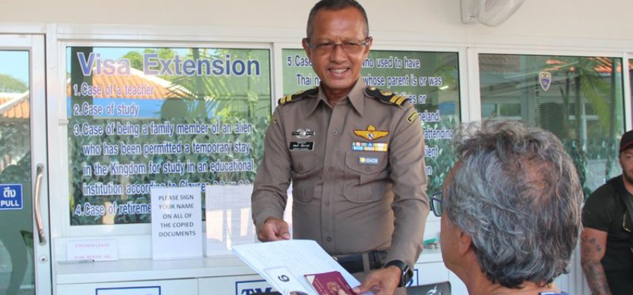 အခု ကြေညာချက်ထဲမှာ ဆိုက်ရောက်ဗီဇာအပြင် ဗီဇာ ကင်းလွတ်ခွင့်နဲ့ ဝင်ရောက်လာကြတဲ့ နိုင်ငံခြားသားတွေ အားလုံး ပါဝင်ပါတယ်။