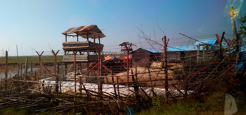 ရခိုင်ပြည်နယ်မြောက်ပိုင်းက နယ်ခြားစောင့် ရဲကင်းတခု  / မင်းအောင်ခိုင် / ဧရာဝတီ