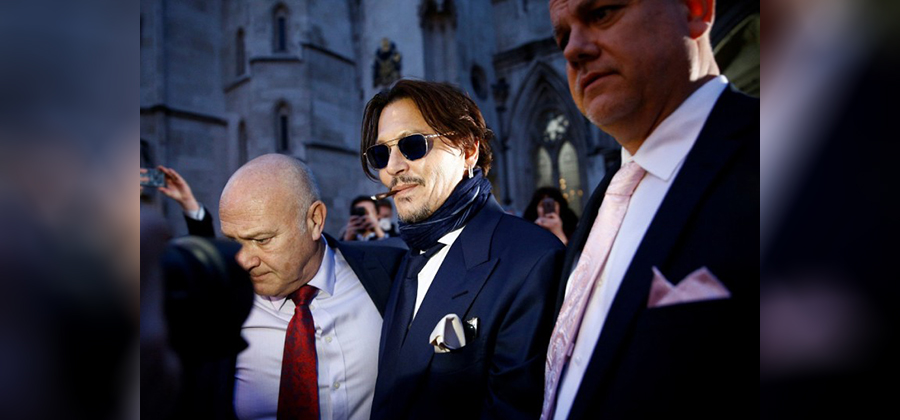 ဟောလိဝုဒ်မင်းသား Johnny Depp