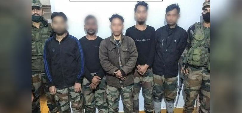 အိန္ဒိယ တပ်မတော်ထံ လက်နက်ချသည် ULFA-I၏ ဒုစစ်ဦးစီးချုပ် ဒရစ်တီ ရပ်ချ်ဟိုဝါနှင့် အဖွဲ့( Times Now News)