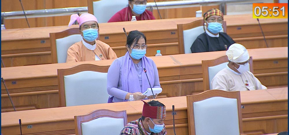 ပြည်ထောင်စုလွှတ်တော်၌ အမျိုးသမီး လွှတ်တော်ကိုယ်စားလှယ်တချို့ဆွေးနွေးနေစဉ်  / Pyidaungsu Hlittaw