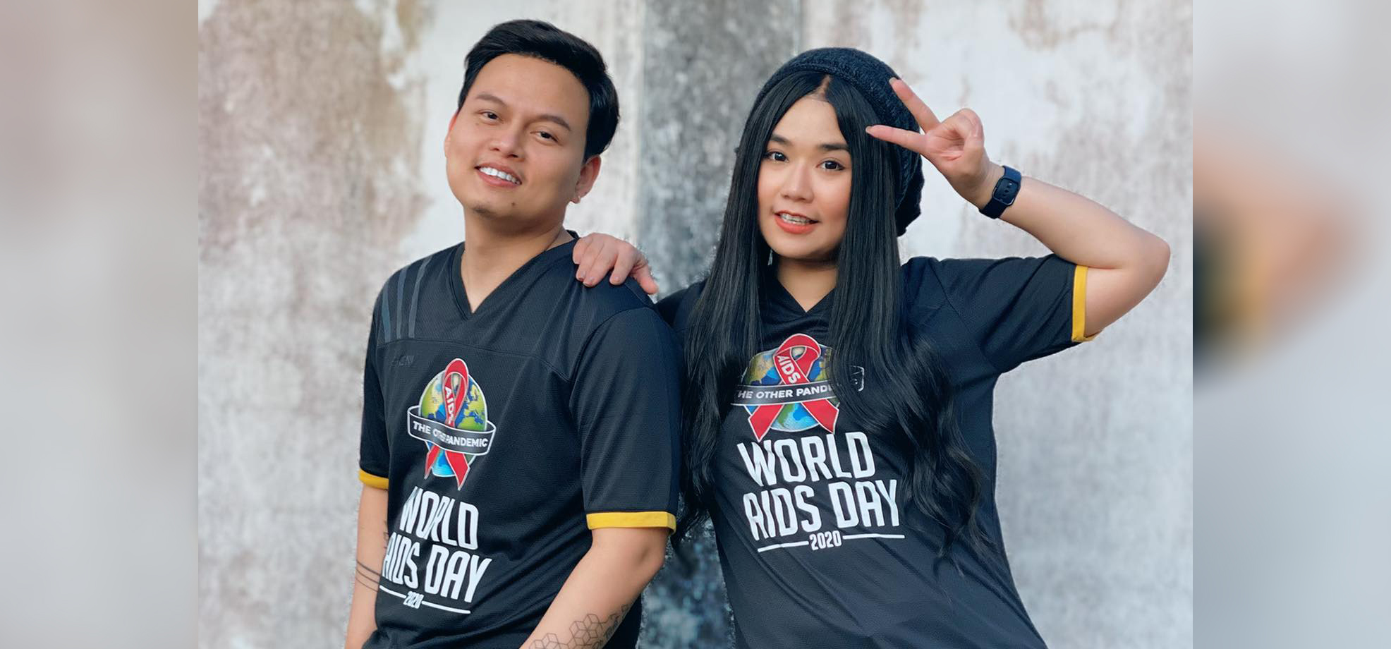 အဆိုတော် ဖြိုးပြည့်စုံနဲ့ မိစန္ဒီ   / Mi Sandi's Facebook