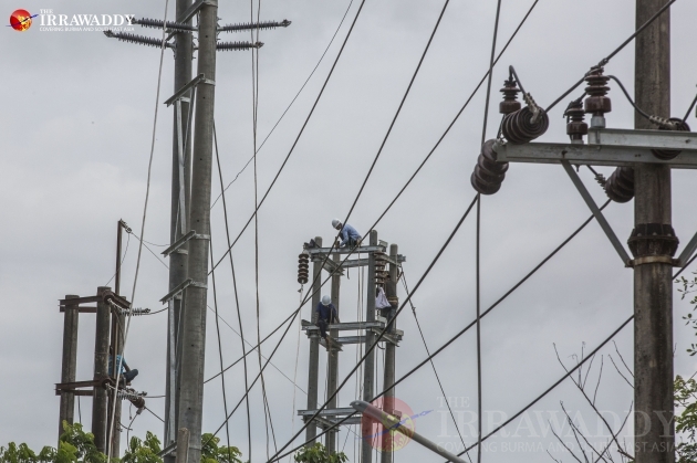 လျှပ်စစ်တာဝါတိုင်များ  / ဧရာဝတီ