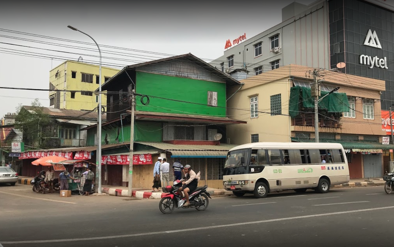 ပဲခူးမြို့ရှိ စစ်တပ်ပိုင် Mytel ရုံး   / CJ
