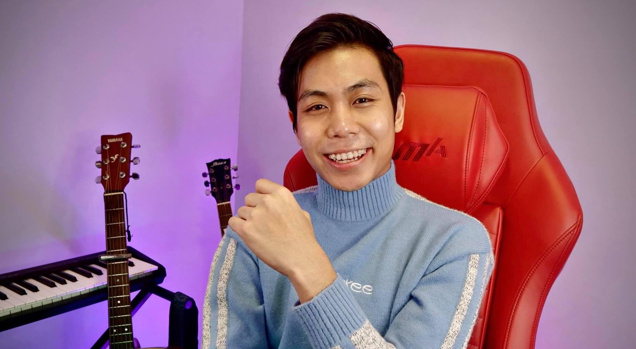 အဆိုတော် ထွန်းနောင်ဆင့်  / Htun Naung Sint's Facebook