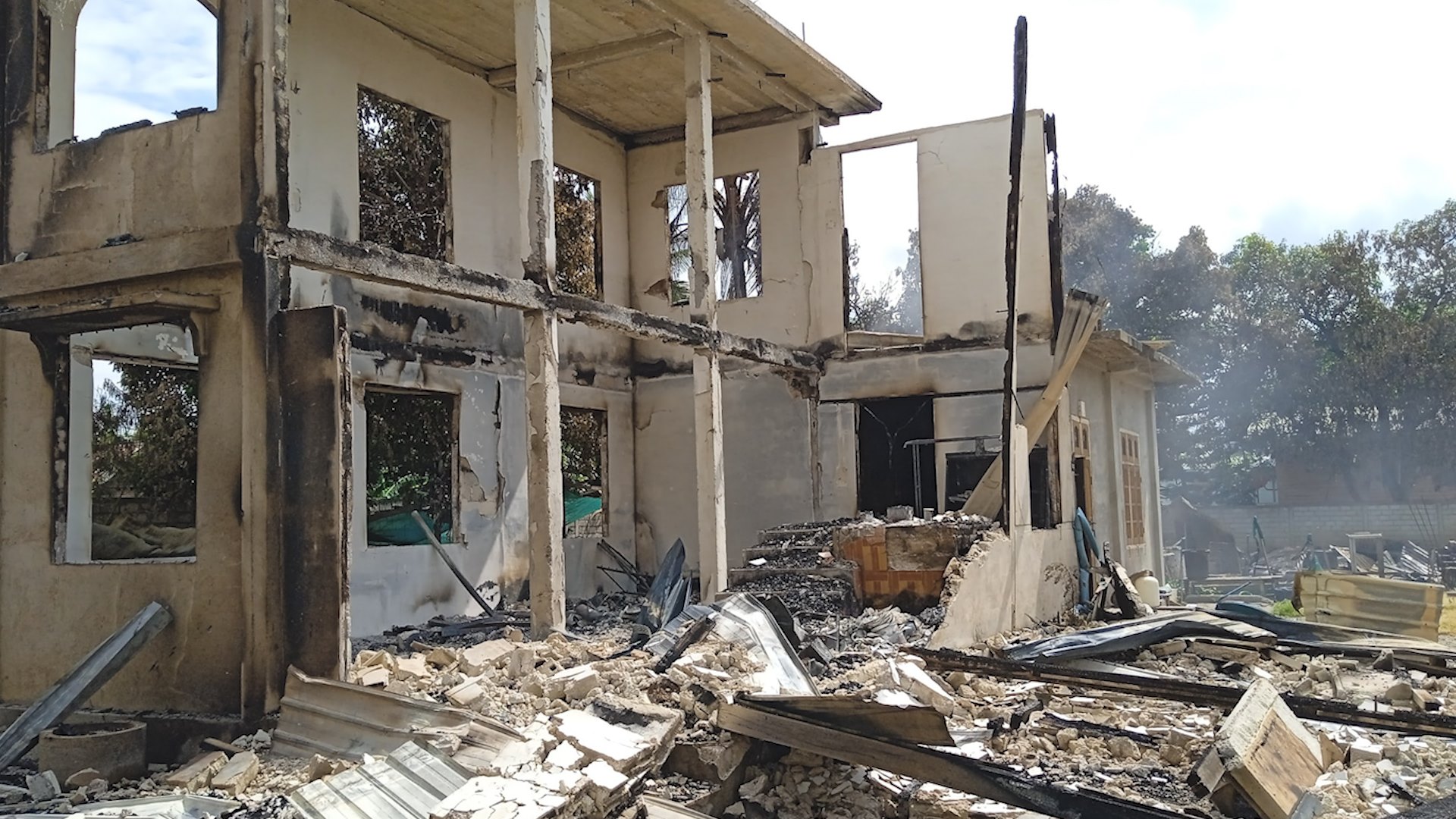 ကယားပြည်နယ်က ရွာတွေကို စစ်ကောင်စီတပ် အမြောက်နဲ့ပစ်ခတ် (ရုပ်/သံ)