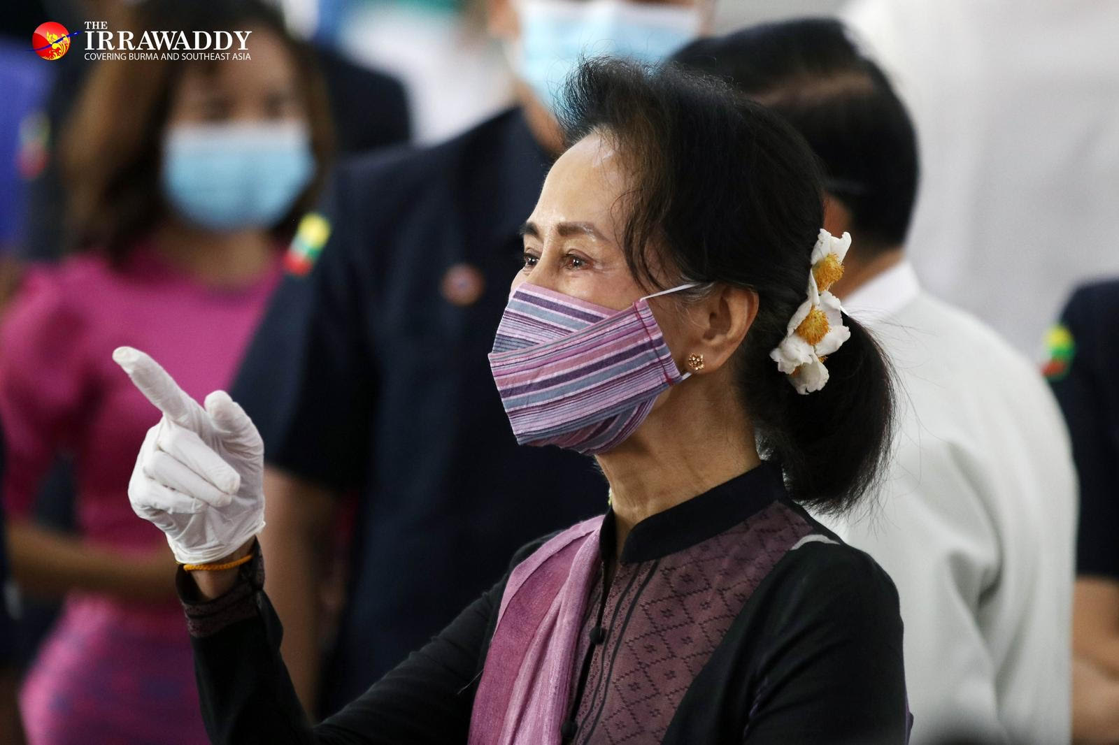 နိုင်ငံတော်၏ အတိုင်ပင်ခံ ပုဂ္ဂိုလ်ဒေါ်အောင်ဆန်းစုကြည် / ဧရာဝတီ