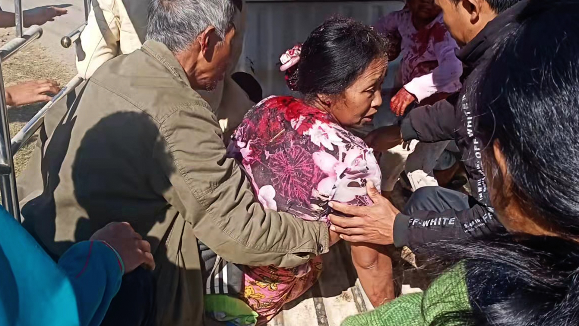 အာဏာသိမ်းတပ်က လက်နက်ကြီးနဲ့ ပစ်လို့ ကလေးငယ်တွေနဲ့အမျိုးသမီးတွေ ထိခိုက်ဒဏ်ရာရ