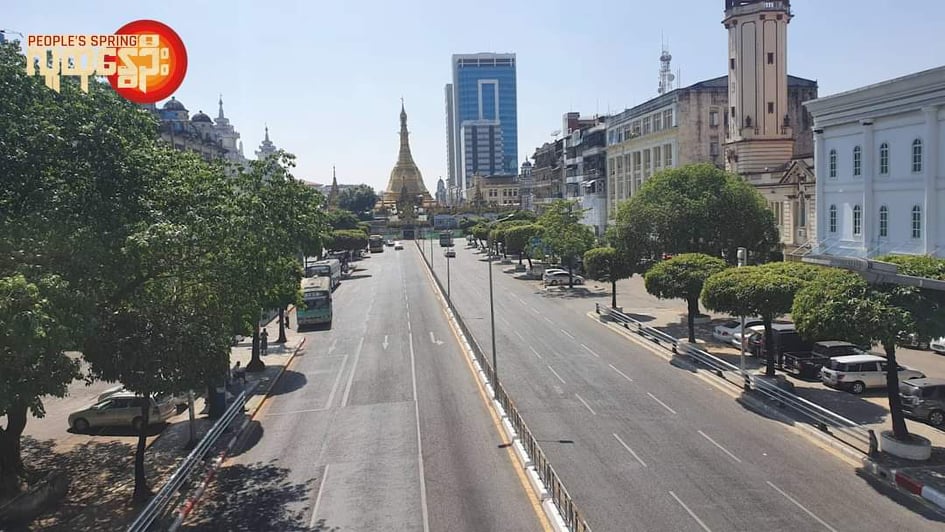 ယနေ့ ဖေဖေါ်ဝါရီ ၁ရက် အသံတိတ်သပိတ်နေ့တွင် ရန်ကုန်မြို့လည် လူသူကင်းမဲ့နေသည်ကိုတွေ့ရစဉ်  / CJ