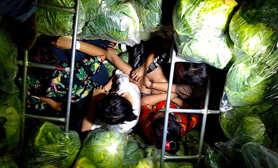 ထိုင်းနိုင်ငံအတွင်းသို့ တရားမဝင် ဝင်ရောက်မှုဖြင့် အဖမ်းခံရသည့် မြန်မာနိုင်ငံသားများ / วันนี้ที่แม่สอด อ.แม่สอด