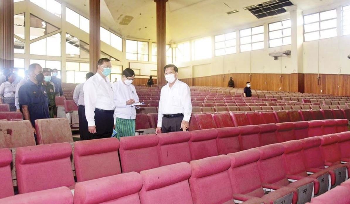 စစ်ခေါင်းဆောင်မင်းအောင်လှိုင် လှည်းကူးမြို့ ညောင်နှစ်ပင်ခန်းမအား သွားကြည့်သည့်ပုံကို ဇွန်လ ၈ ရက်နေ့က ထုတ်ပြန်ခဲ့သည်။