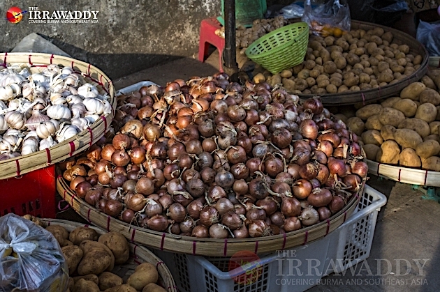 စျေးကွက်ထဲက မြန်မာ့ ကြက်သွန်များ  / ဧရာဝတီ