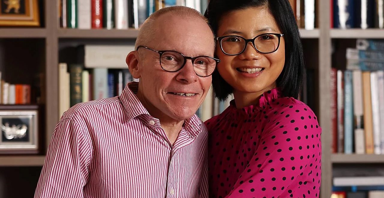 ဩစတြေးလျသို့ ပြန်ရောက်လာသည့် ရှောင်တာနဲလ် နှင့် ဇနီး ဟာဗူ  / Ha Vu Facebook