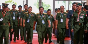 အာဏာသိမ်း စစ်ခေါင်းဆောင် ဗိုလ်ချုပ်မှူးကြီး မင်းအောင်လှိုင်နှင့် ဗိုလ်ချုပ်များ / ဧရာဝတီ