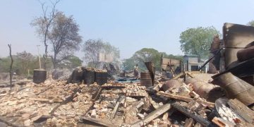 မီးရှို့ဖျက်ဆီးခံထားရသည့် ဆုံကုန်းကျေးရွာ /CJ