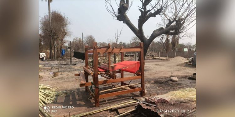 ထူးကြီးကျေးရွာတွင် လှူဒါန်းထားသော လက်ရက်ကန်းစင် / S&C