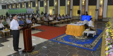 ယခုနှစ် ဖေဖေါ်ဝါရီ ၂၇ရက် ရခိုင်ပြည်နယ် ခရီးစဉ်တွင် တွေ့ရသည့် စစ်ခေါင်းဆောင် / CINCDS