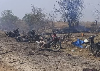 ပဇီကြီးကျေးရွာ တိုက်ခိုက်သတ်ဖြတ်ခံရပြီးနောက် မြင်ကွင်းတခု / ကျွန်းလှ တက်ကြွလှုပ်ရှားသူများအဖွဲ့