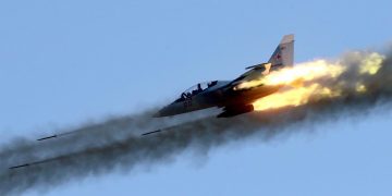 စစ်ကောင်စီသည် လူအများစုဝေးသော အရပ်ဘက်ပစ်မှတ်များကိုပါ လေကြောင်းမှ တိုက်ခိုက်နေသည်