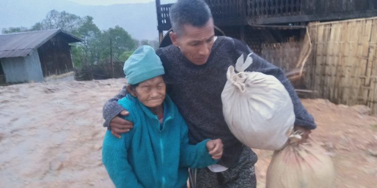 မိုခါမုန်တိုင်းကြောင့် ပျက်စီးသွားသည့် ချင်းပြည်နယ် မင်းတပ်၊ မတူပီမြို့နယ်တို့မှ နေအိမ်များ / CJ