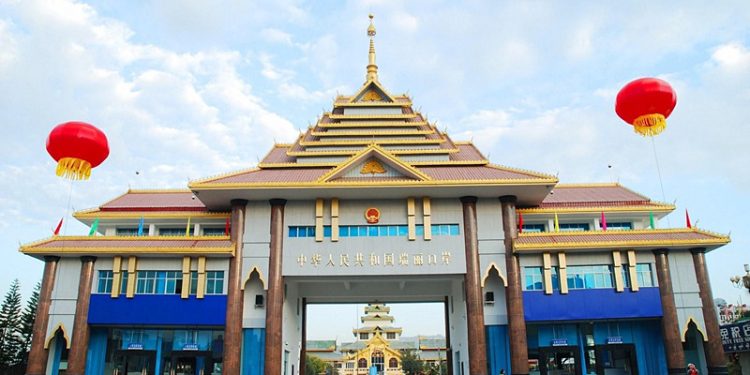 တရုတ်-မြန်မာ နယ်စပ်ရှိ ကျယ်ခေါင်မြို့ / yunnanexploration