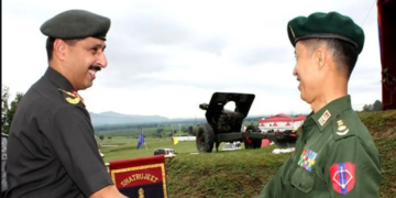 ၂၀၁၇ ခုနှစ်က ပထမဆုံး ပြုလုပ်သည့် အိန္ဒိယ-မြန်မာနှစ်နိုင်ငံ စစ်တပ်ပူးတွဲ စစ်လေ့ကျင့်မှုတွင် တွေ့ရသည့် စစ်ဘက်အရာရှိများ