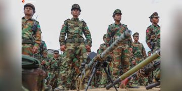 တအာင်းအမျိုးသား လွတ်မြောက်ရေးတပ်မတော် (TNLA) တပ်ဖွဲ့ဝင်များ