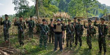 NUG, PDF, EAO စသည့် လက်ရှိမြန်မာစစ်တပ်အား လက်နက်ကိုင် တိုက်ပွဲဝင်နေသည့် နွေဦးတော်လှန်ရေး အင်အားစုများအနေနှင့် ဒိုင်ယာလော့ကွင်းတွင်လည်း ကောင်းစွာရင်ဆိုင်နိုင်ရန် ပြင်ဆင်ထားရပေလိမ့်မည်