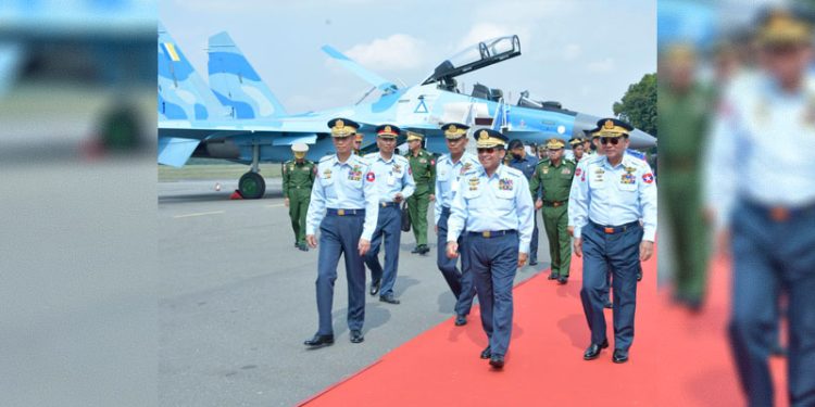 တပ်မတော်(လေ)ဖွဲ့စည်းတည်ထောင်မှု ၇၅နှစ်မြောက် စိန်ရတုနှစ်ပတ်လည်တွင် တွေ့ရသည့် စစ်ခေါင်းဆောင် ဗိုလ်ချုပ်မှူးကြီး မင်းအောင်လှိုင်(CINCDS)