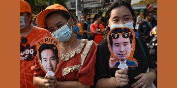 မစ္စတာ ပီတ လင်ဂျာရွန်ရတ် ထောက်ခံသူများ / AFP