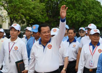 ကမ္ဘောဒီးယားမှ ပြိုင်ဘက်မရှိ ရွေးကောက်ပွဲတွင် အကြောက်တရားနှင့် မဲပေးမည်