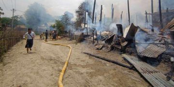 စစ်ကိုင်းမြို့နယ် ကိုင်းပြင်ကျေးရွာရှိ မီးရှို့ခံရသည့် နေအိမ်များ (ဓာတ်ပုံ- CJ)