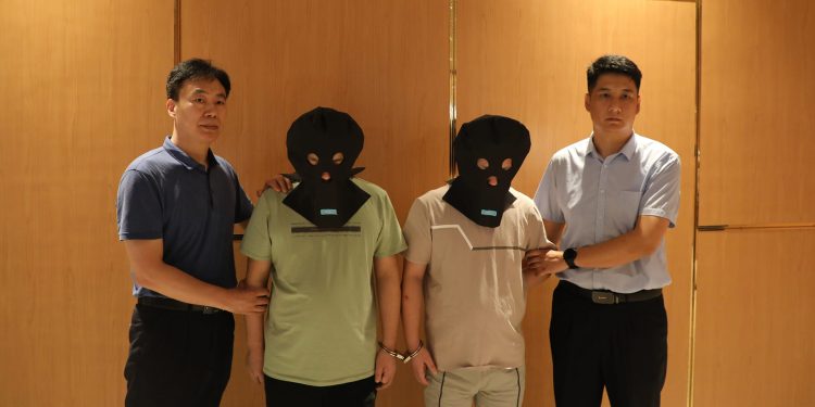 အွန်လိုင်းလောင်းကစားမှုဖြင့် ဖမ်းထားသူနှစ်ဦးအား တရုတ်ထံ စစ်ကောင်စီ လွှဲပြောင်း