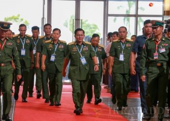 စစ်အရာရှိ ၆၁ ဦး အငြိမ်းစားပေးခံရ